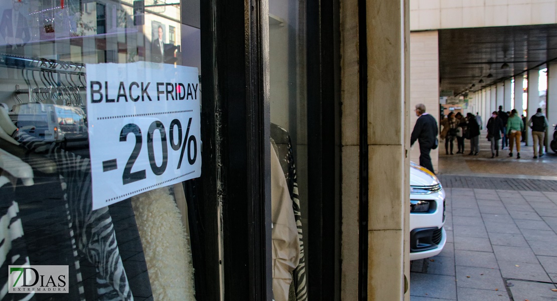 REPOR: Pacenses y portugueses disfrutan del Black Friday en Badajoz