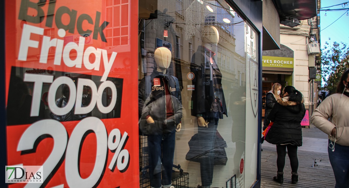 REPOR: Pacenses y portugueses disfrutan del Black Friday en Badajoz