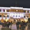 Calles abarrotadas en Badajoz para disfrutar del alumbrado navideño y el mercado