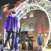 Calles abarrotadas en Badajoz para disfrutar del alumbrado navideño y el mercado