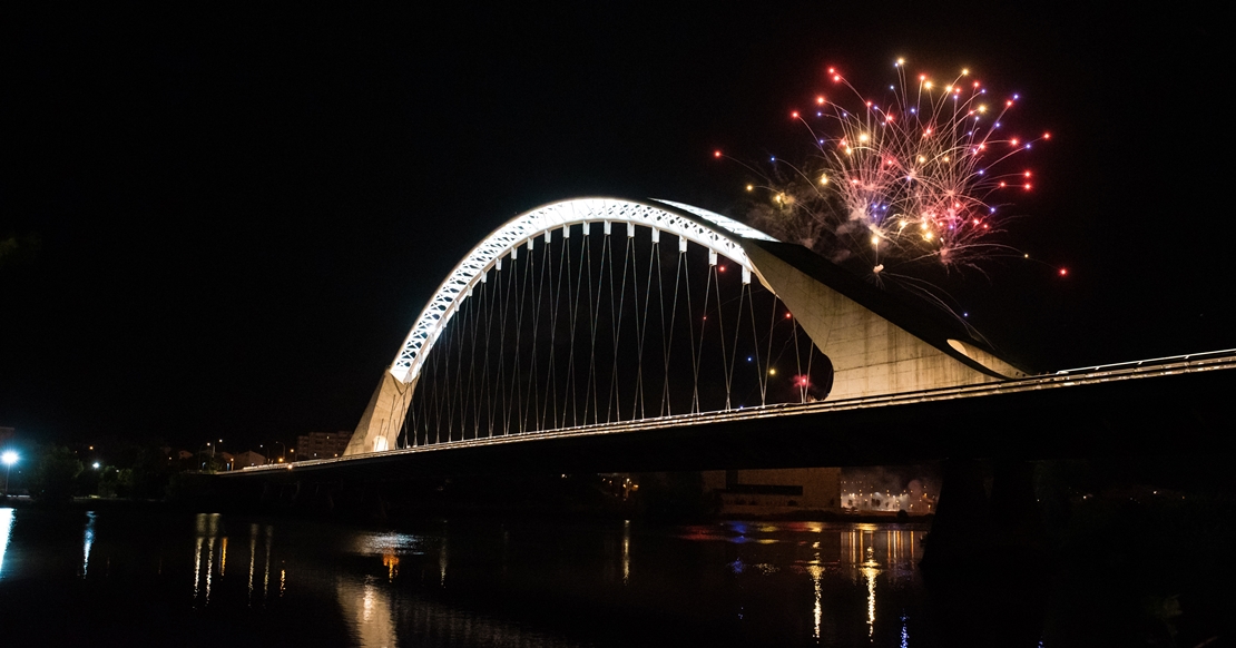 Fuegos artificiales en Mérida en honor a la patrona Santa Eulalia