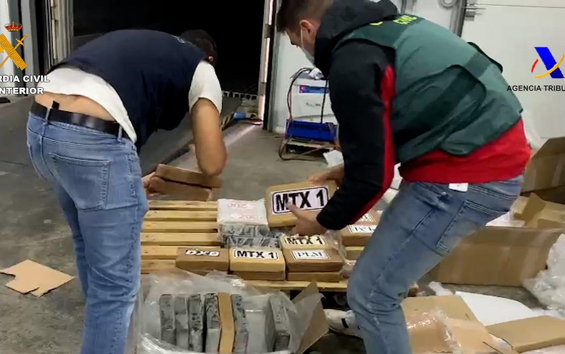 Hallan 2.000 kilos de cocaína escondida entre merluzas congeladas