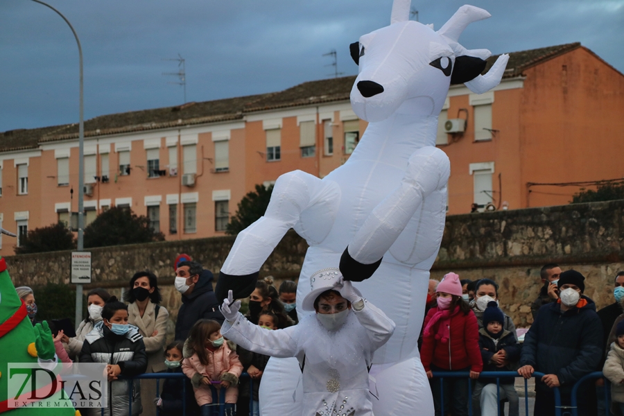 Los pacenses vuelven a disfrutar de la tradicional Cabalgata de los Reyes Magos