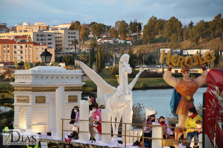 Los pacenses vuelven a disfrutar de la tradicional Cabalgata de los Reyes Magos