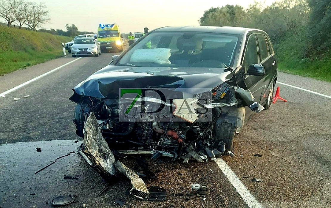 Choque frontal en la carretera de Alconchel a Olivenza