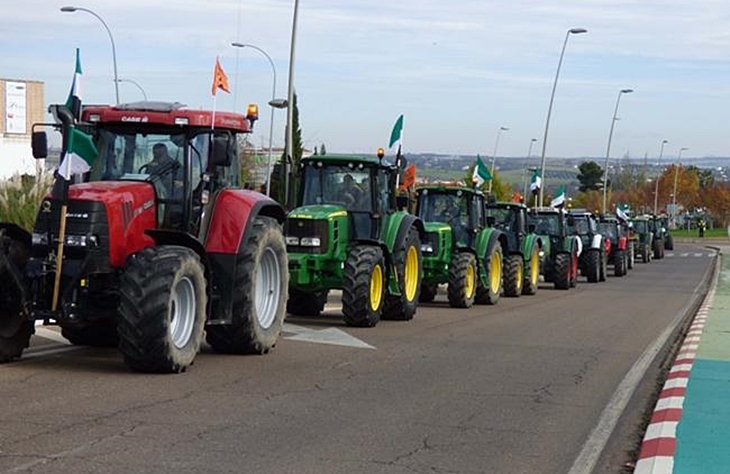 VOX Cáceres y Badajoz asistirán mañana a la tractorada en Miajadas