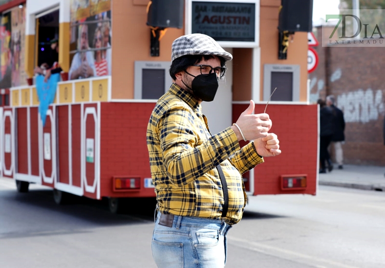 El Carnaval de Badajoz no para y los artefactos tampoco