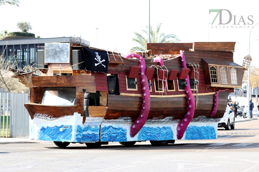 El Carnaval de Badajoz no para y los artefactos tampoco