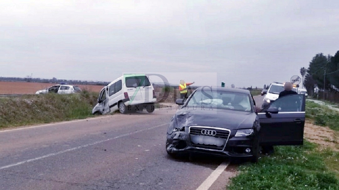 Colisión cerca de Pueblonuevo del Guadiana (BA)