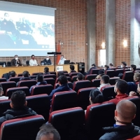 Un centenar de policías locales se forman en la Academia de Seguridad Pública