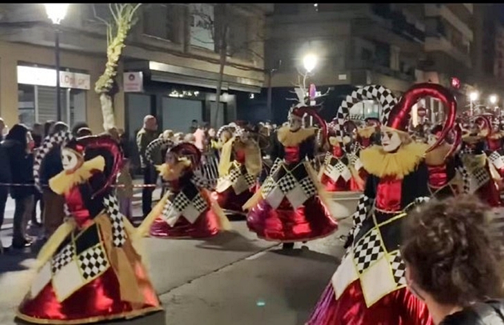 Cáceres recupera la ilusión del carnaval