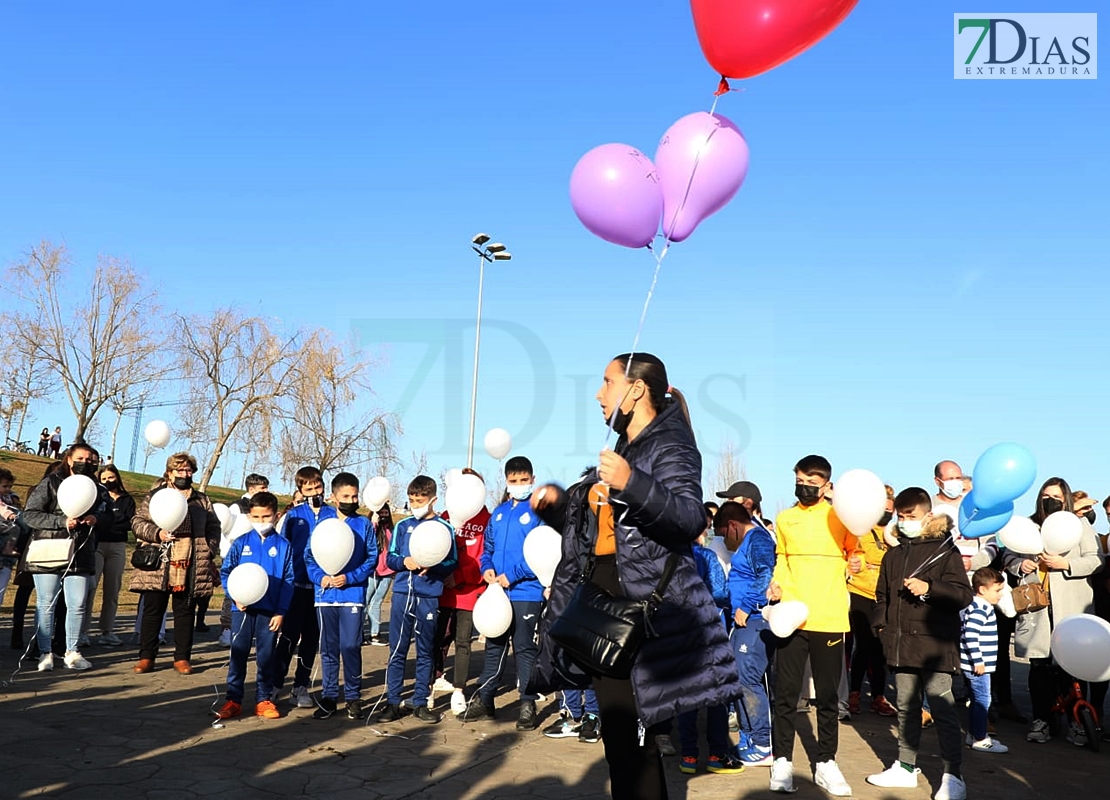 Cientos de personas homenajean al pequeño Saúl en Badajoz