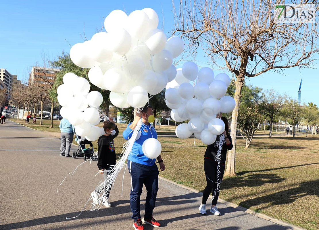 Cientos de personas homenajean al pequeño Saúl en Badajoz