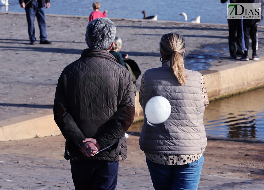 Cientos de personas homenajean al pequeño Saúl en Badajoz