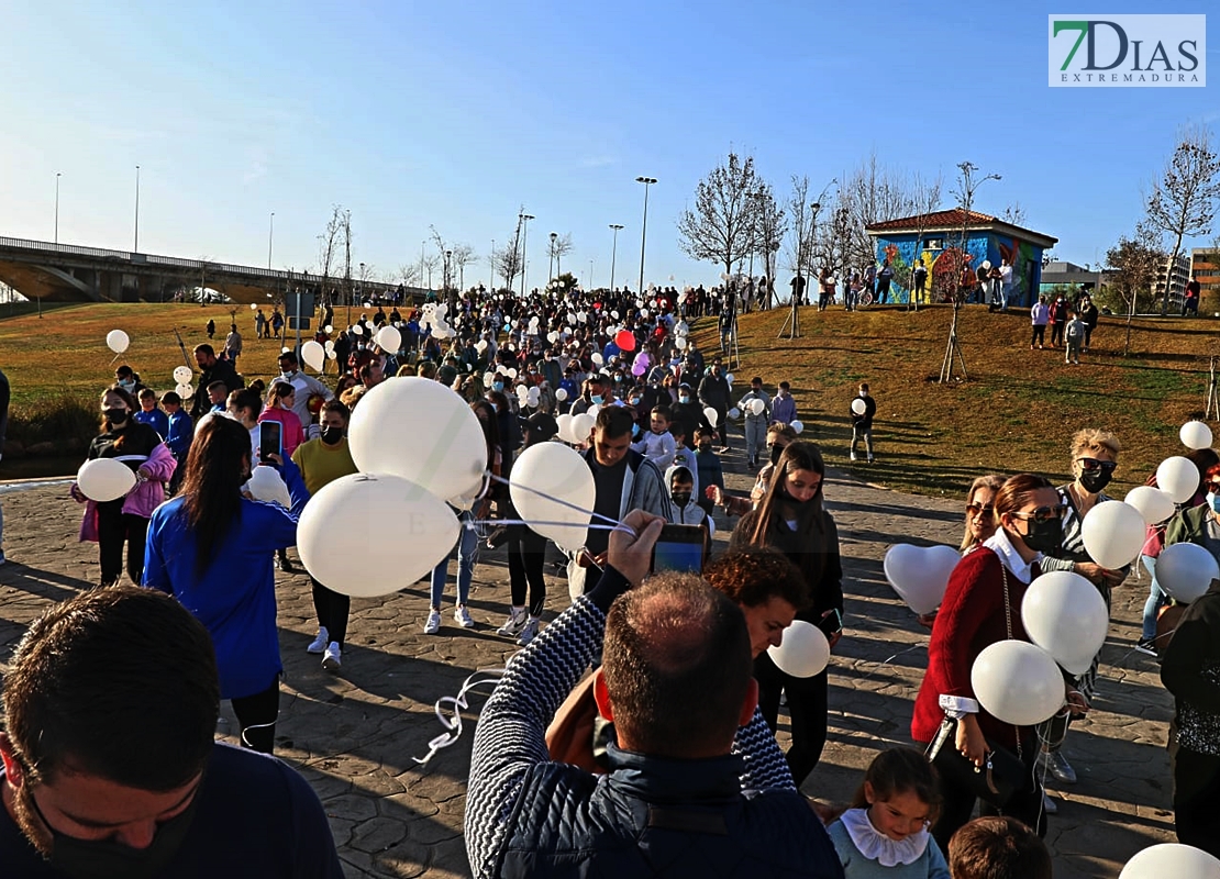 Cientos de personas homenajean al pequeño Saúl en Badajoz