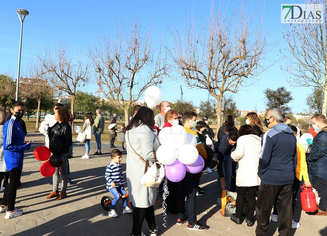 Cientos de personas homenajean al pequeño Saúl en Badajoz