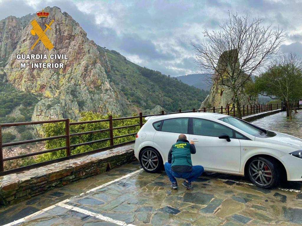 Localizan a los portugueses que robaban en coches aparcados en Monfragüe