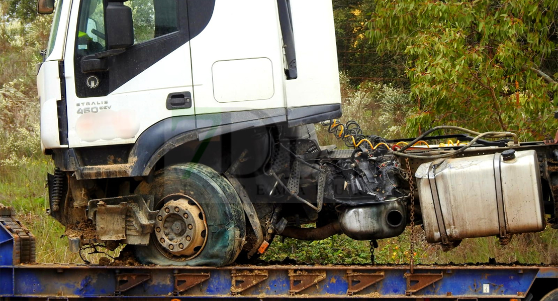 Accidente de tráfico en la N-523 cerca de Puebla de Obando (BA)