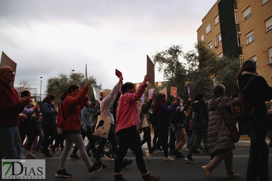 El 8M moviliza a miles de personas en Badajoz