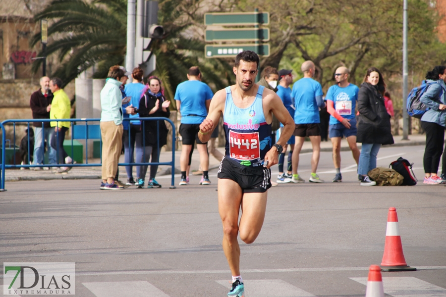 Imágenes de que deja la Maratón y Media Maratón Ciudad de Badajoz