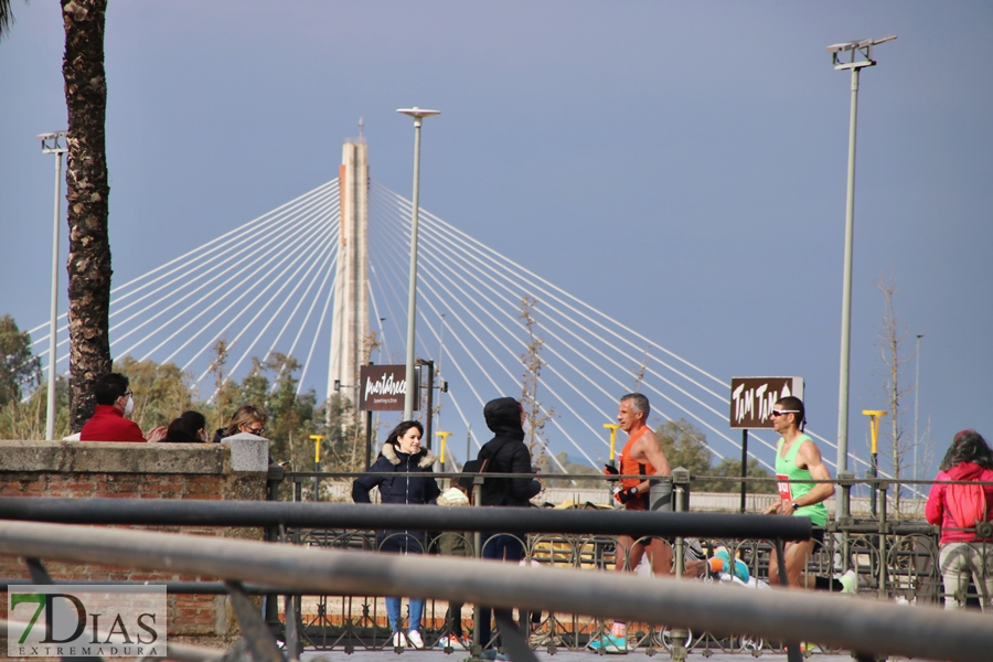 Imágenes de que deja la Maratón y Media Maratón Ciudad de Badajoz