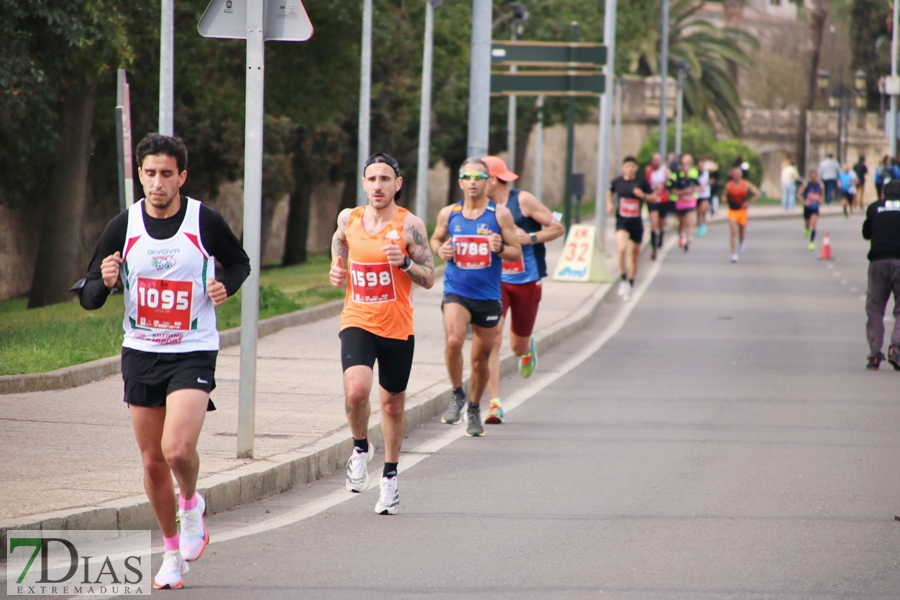 Imágenes de que deja la Maratón y Media Maratón Ciudad de Badajoz