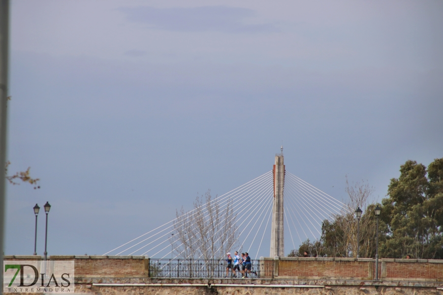 Imágenes de que deja la Maratón y Media Maratón Ciudad de Badajoz