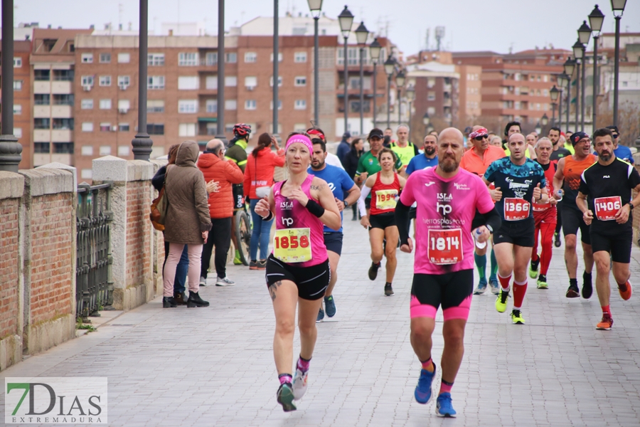 Imágenes de que deja la Maratón y Media Maratón Ciudad de Badajoz