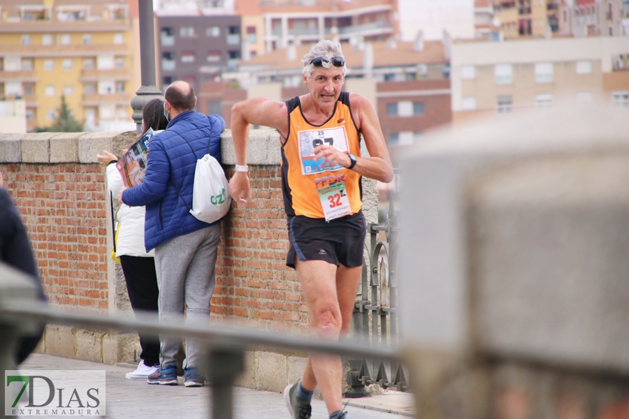 Imágenes de que deja la Maratón y Media Maratón Ciudad de Badajoz