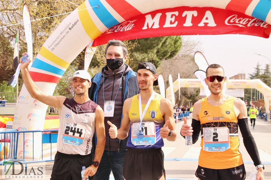 Imágenes de que deja la Maratón y Media Maratón Ciudad de Badajoz