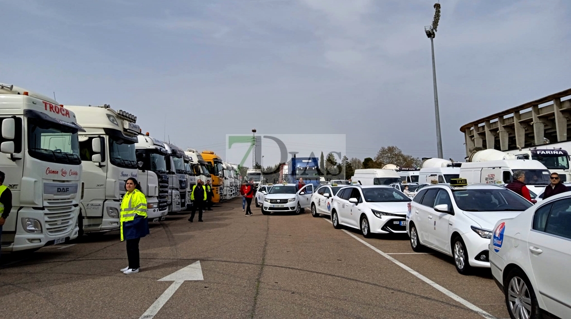 Gran concentración en Badajoz a favor de la dignidad de autónomos y empresarios