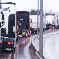 Continúa la huelga en el transporte: el Gobierno promete 500 millones de euros