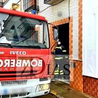 Bomberos del CPEI actúan en un incendio de vivienda en Los Santos de Maimona (BA)