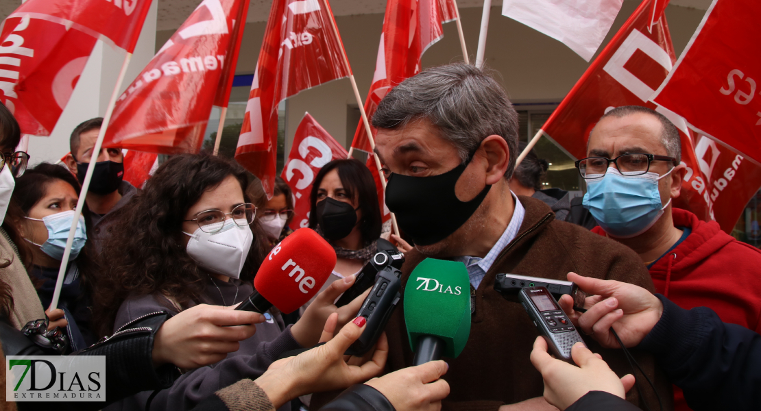 Concentración en Badajoz para exigir el desbloqueo del convenio del Contact Center