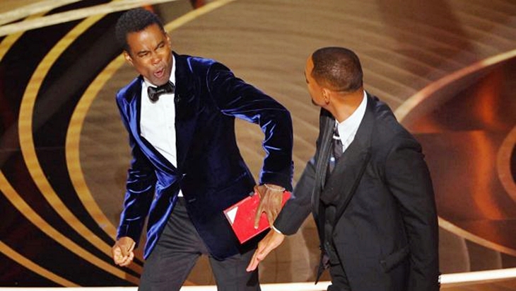 Agresión de Will Smith a Chris Rock minutos antes de ganar el Oscar