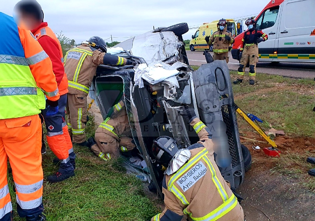 El 112 Extremadura atiende 21 accidentes en la &#39;operación salida&#39; de Semana Santa