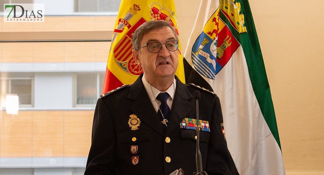 Acto de entrega de diplomas a jubilados de la Policía Nacional en Badajoz