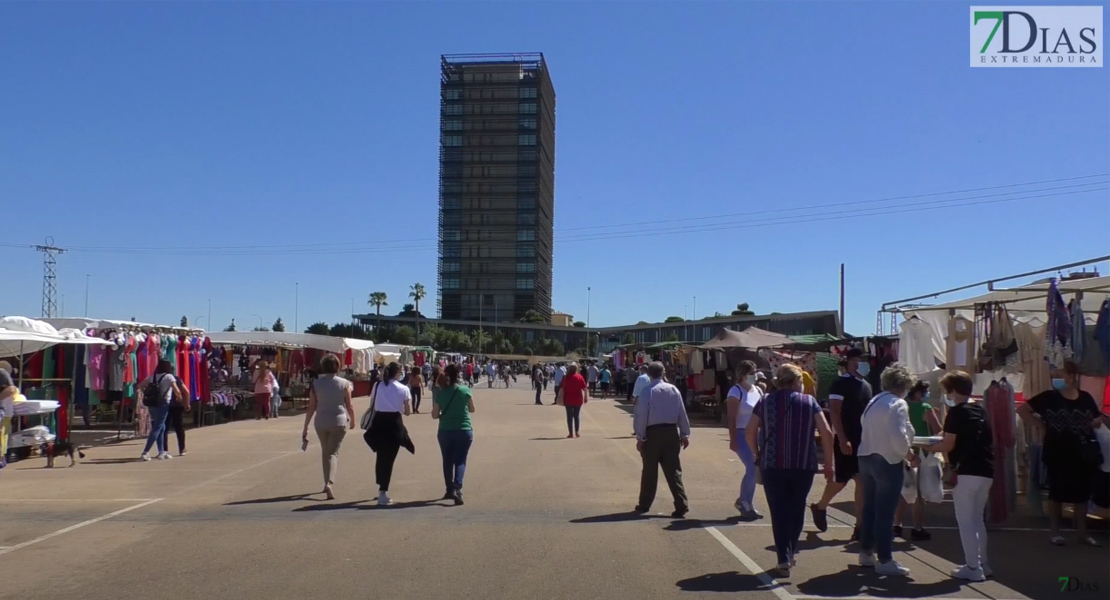 Los autónomos de los mercadillos extremeños piden poder traspasar las licencias a sus familiares