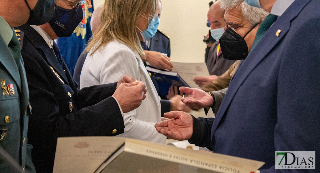 Acto de entrega de diplomas a jubilados de la Policía Nacional en Badajoz