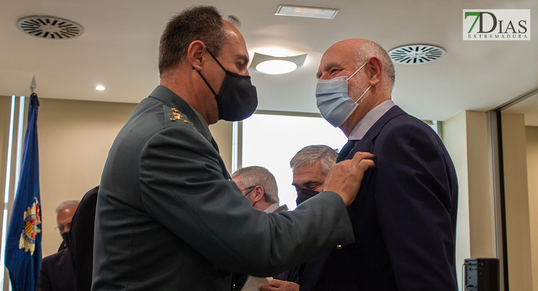 Acto de entrega de diplomas a jubilados de la Policía Nacional en Badajoz