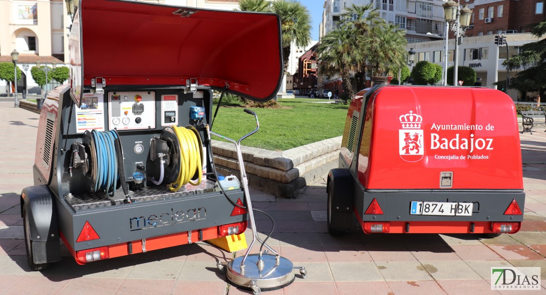 Tres nuevas máquinas dejarán como nuevos los suelos de Badajoz