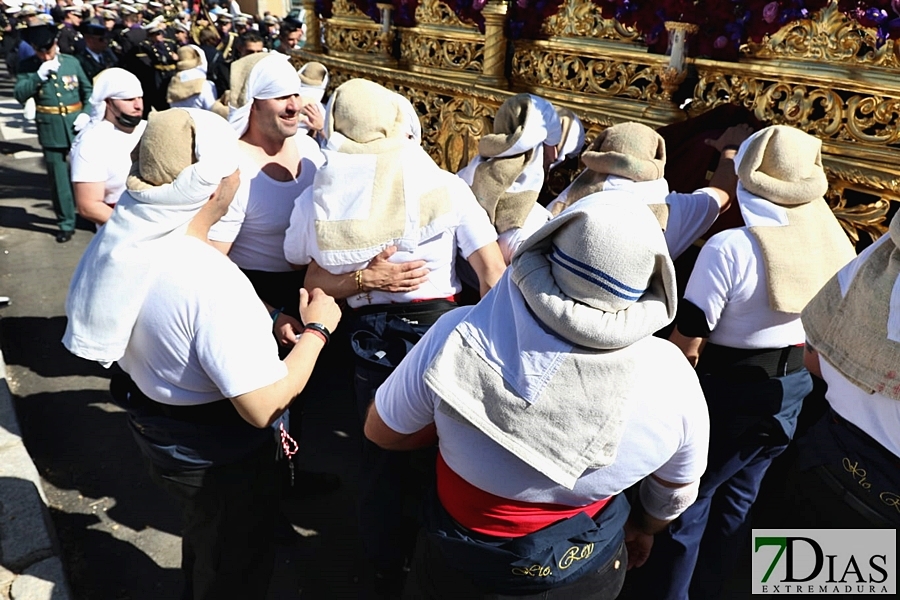 El Colegio de Fisioterapeutas atiende al costalero esta Semana Santa en Badajoz