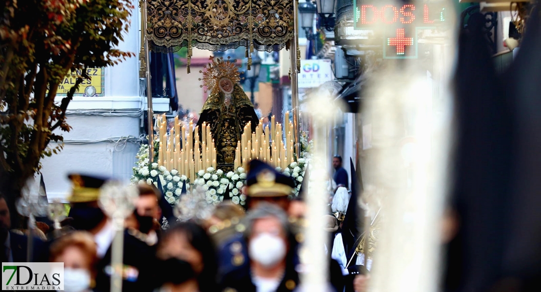 Procesiones abarrotadas para disfrutar del Jueves Santo en Badajoz