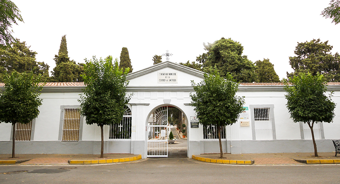 El Cementerio de Mérida amplía su horario de visitas