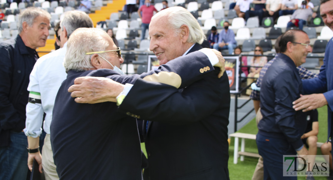 Homenaje blanquinegro a los héroes que ascendieron a Segunda