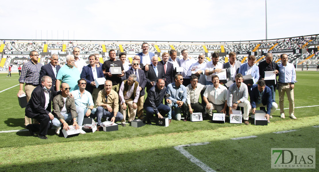 Homenaje blanquinegro a los héroes que ascendieron a Segunda