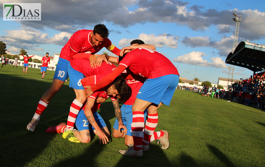 Imágenes del Atco. Pueblonuevo (2 - 2) CF. Campanario