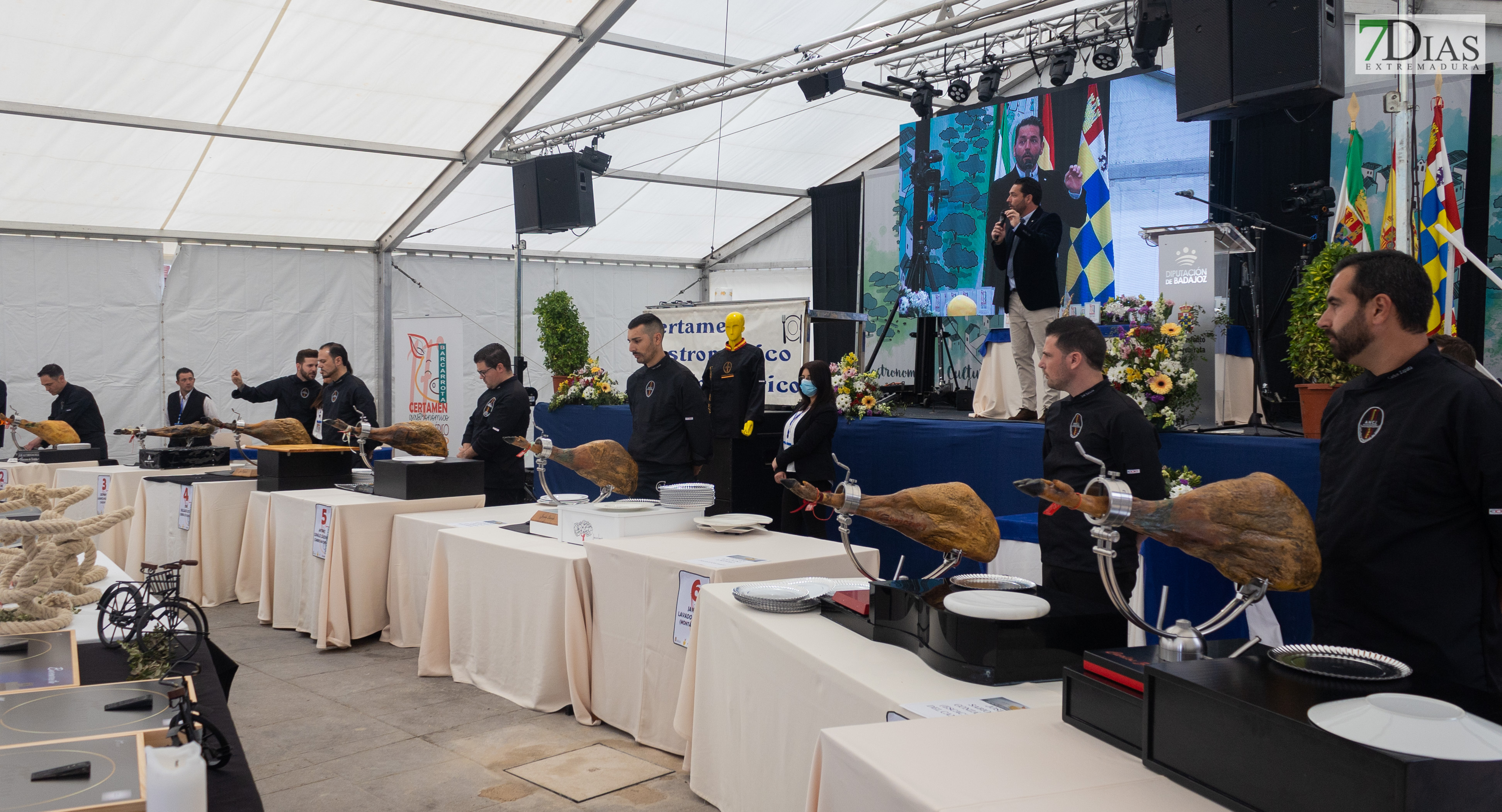 Imágenes que deja la clausura del certamen gastronómico del cerdo ibérico de Barcarrota