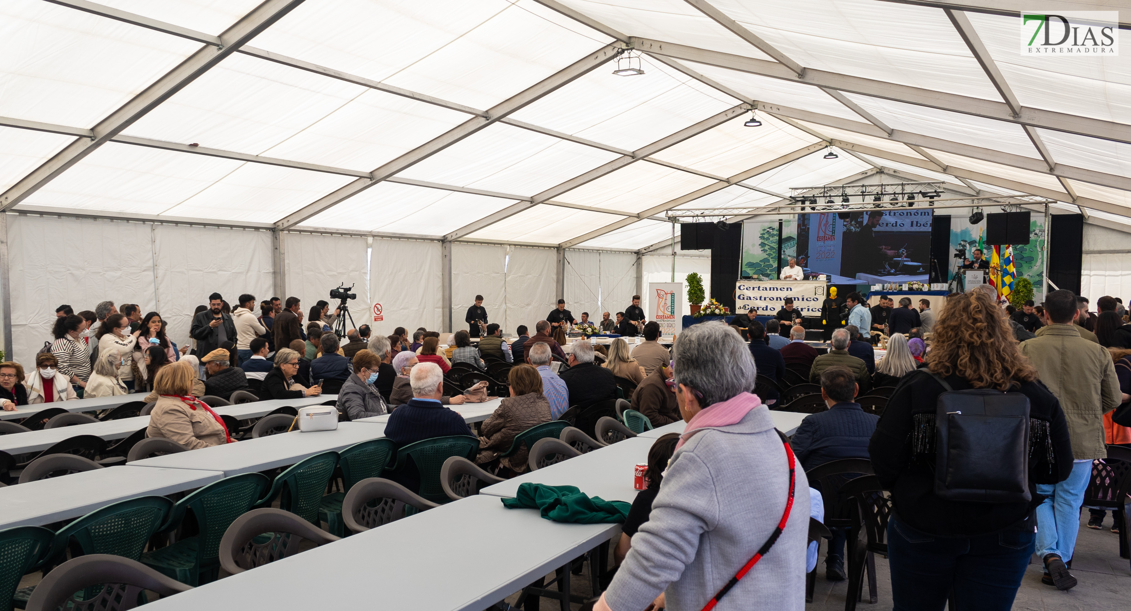 Imágenes que deja la clausura del certamen gastronómico del cerdo ibérico de Barcarrota