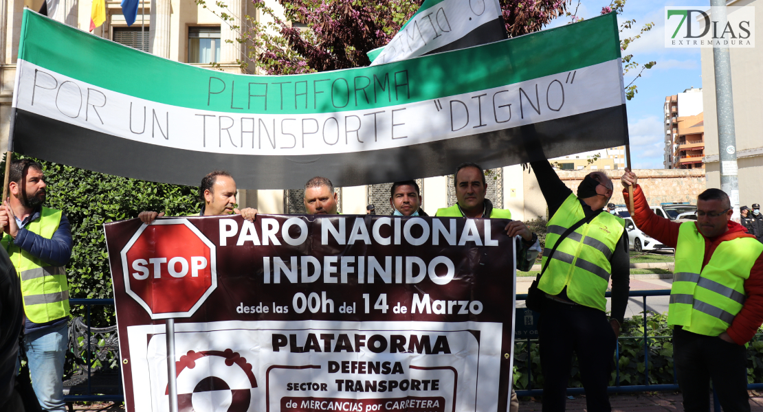 REPOR - Transportistas se manifiestan frente a Delegación del Gobierno en Badajoz